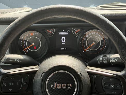 Used 2025 Jeep Wrangler Sport image 27