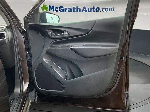 Used 2020 Chevrolet Equinox LT w/ Driver Convenience Package image 29