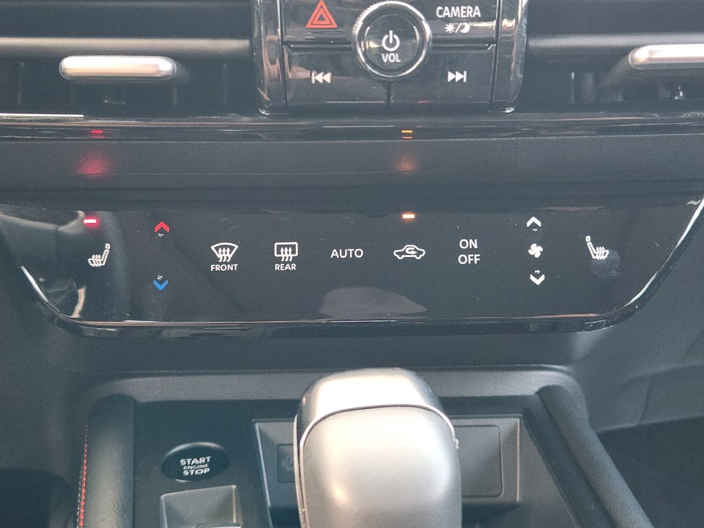 Used 2026 Nissan Kicks SR w/ SR Premium Package FWD image 19