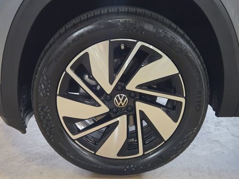 Used 2024 Volkswagen Atlas SEL AWD/4WD image 19