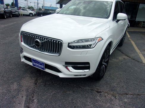 Used 2024 Volvo XC90 B5 Plus AWD/4WD image 2