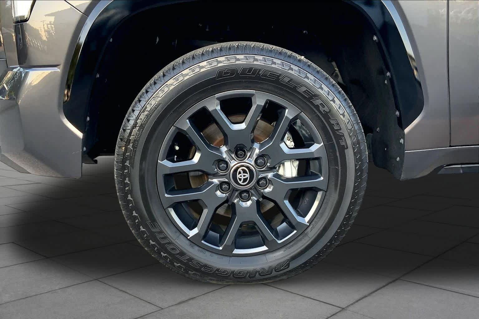 Used 2025 Toyota Tundra Platinum AWD/4WD image 11