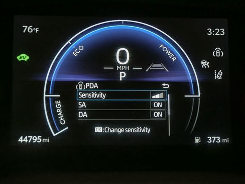 Used 2025 Toyota Camry SE FWD image 39