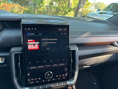 Used 2025 GMC Yukon Denali image 53