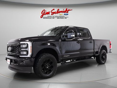 Used 2025 Ford F250 Lariat w/ Black Appearance Package AWD/4WD image 3