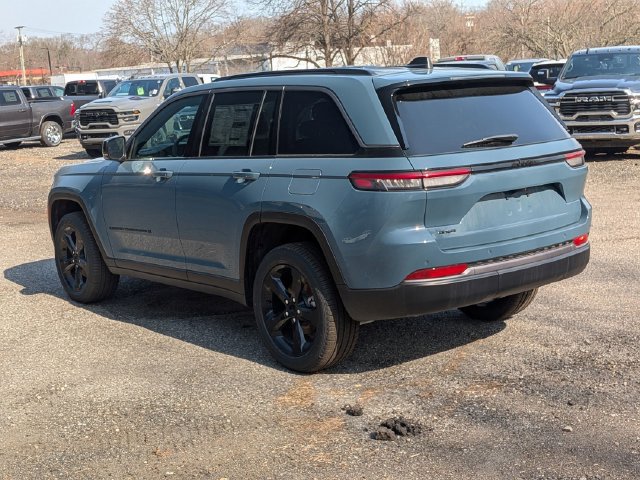 New 2026 Jeep Grand Cherokee Limited w/ Limited Altitude Package AWD/4WD image 5
