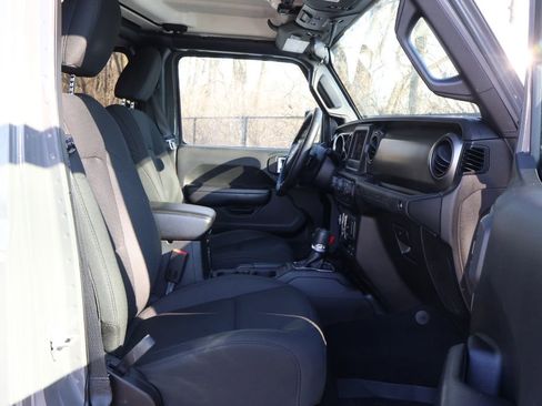 Used 2019 Jeep Wrangler Unlimited Sport S image 39