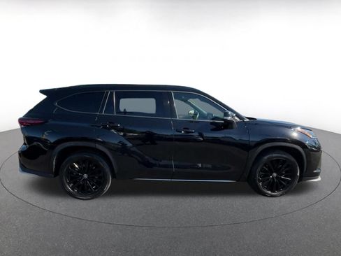 Used 2025 Toyota Highlander XSE AWD/4WD image 13