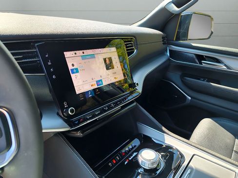 Used 2024 Jeep Wagoneer Series II image 26