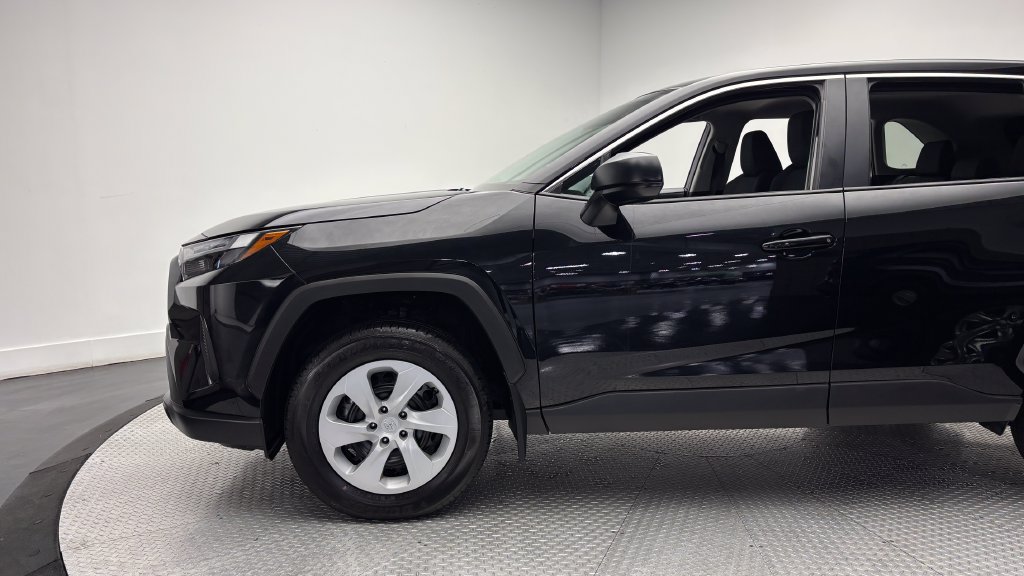 Certified 2025 Toyota RAV4 LE FWD image 5