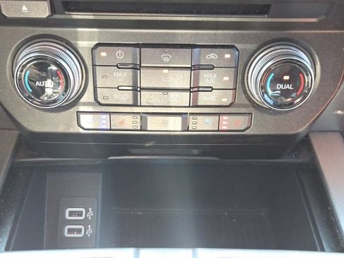 Used 2018 Ford F150 Platinum w/ Equipment Group 701A Luxury AWD/4WD image 31