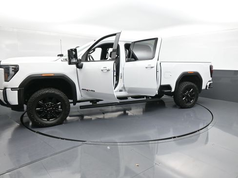 Used 2024 GMC Sierra 2500 AT4 w/ AT4 Premium Plus Package image 38