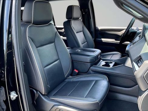 Used 2024 Chevrolet Tahoe Premier AWD/4WD image 28