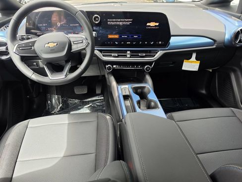 New 2026 Chevrolet Equinox EV LT AWD/4WD image 18