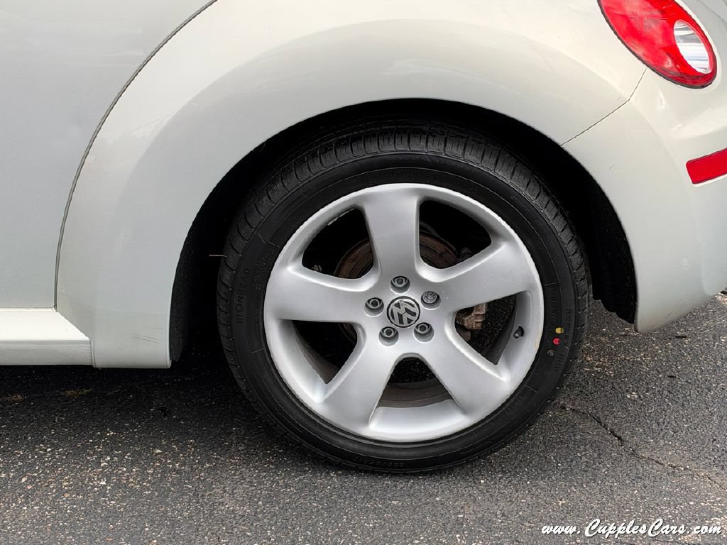 Used 2009 Volkswagen Beetle Blush FWD image 36