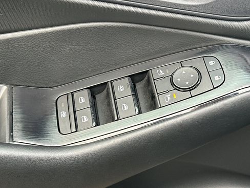 Certified 2025 Nissan Rogue S image 12