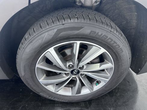 Used 2020 Hyundai Santa Fe Limited AWD/4WD image 29