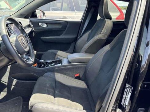 Used 2023 Volvo C40 P8 Recharge Plus w/ Climate Package AWD/4WD image 2