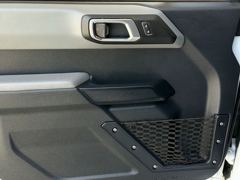 Used 2023 Ford Bronco 4-Door image 3
