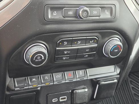 Used 2023 Chevrolet Silverado 1500 Custom image 19