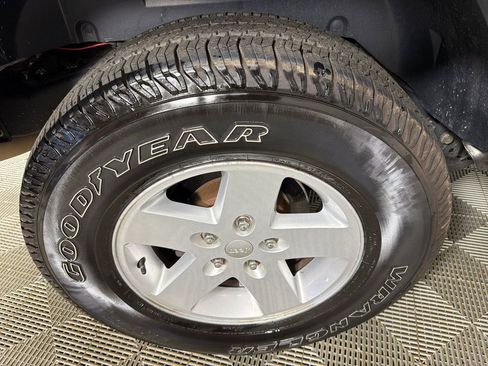 Used 2017 Jeep Wrangler Unlimited Sport w/ Quick Order Package 24S AWD/4WD image 17