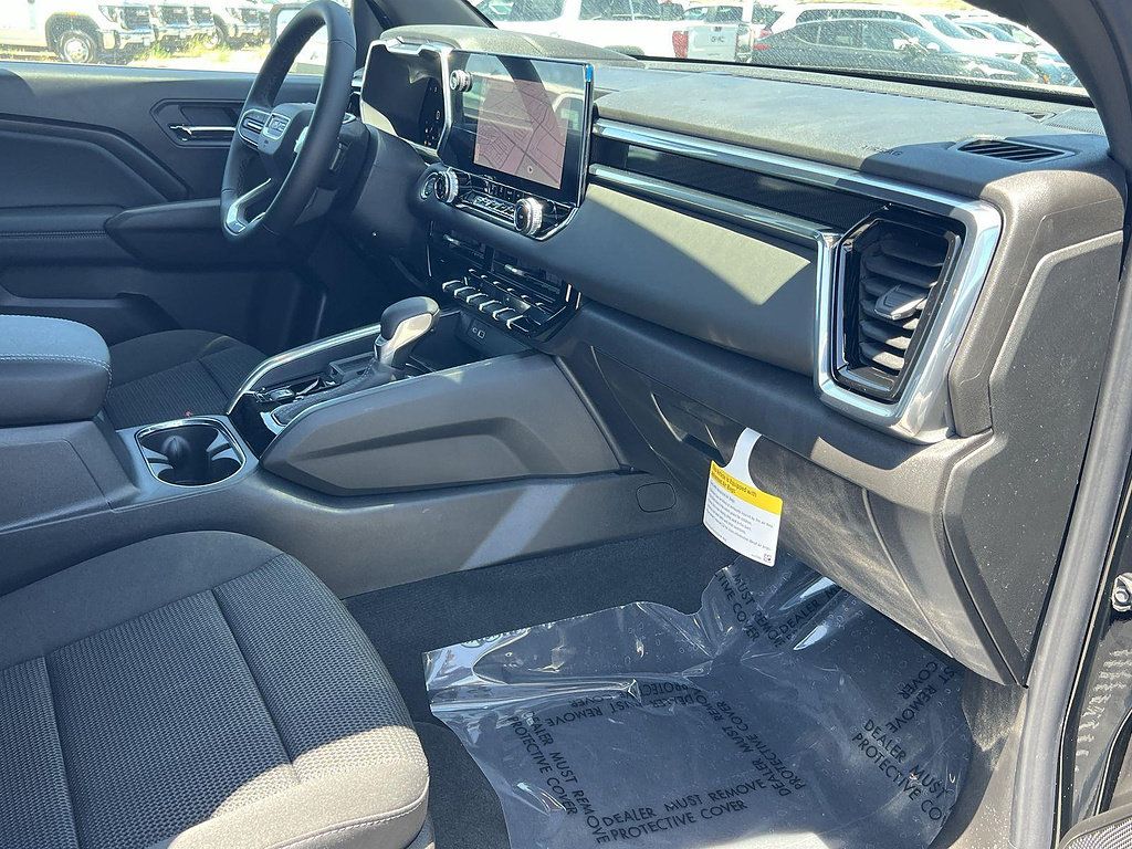 New 2026 GMC Canyon Elevation w/ LPO, Black Badging Package RWD image 28