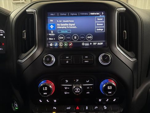 Used 2022 GMC Sierra 1500 AT4 w/ AT4 Premium Package image 17