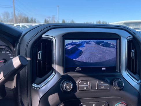 Used 2021 Chevrolet Silverado 1500 LT w/ Bed Protection Package AWD/4WD image 17