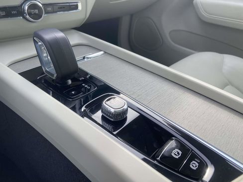 Certified 2023 Volvo XC60 B5 Plus w/ Protection Package Premier image 29