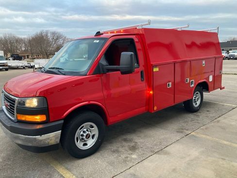 New 2025 GMC Savana 3500 w/ Power Convenience Package RWD image 2