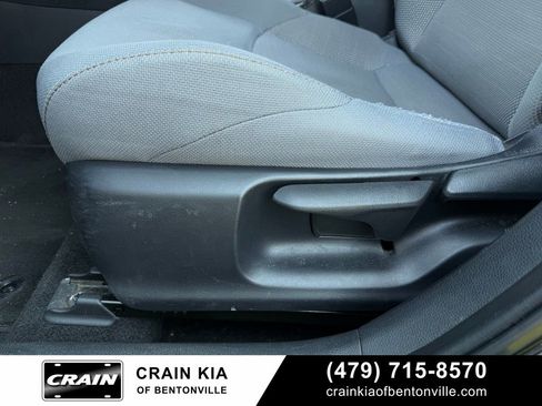 Used 2022 Toyota Corolla SE image 11