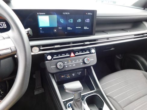 Used 2025 Hyundai Santa Cruz SE FWD image 32
