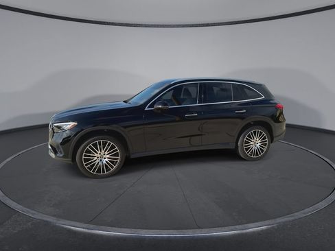 Used 2024 Mercedes-Benz GLC 300 image 5