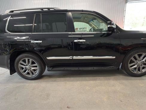 Used 2013 Lexus LX 570 4WD image 2