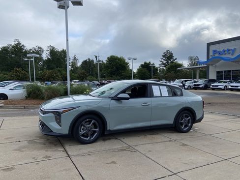 Used 2025 Kia K4 FWD image 6