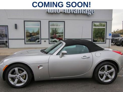 Used 2007 Pontiac Solstice Convertible w/ Convenience Package RWD image 4