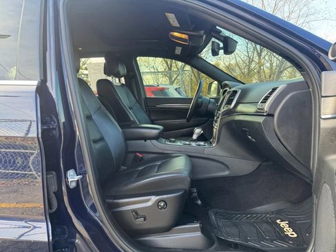 Used 2018 Jeep Grand Cherokee Limited w/ Trailer Tow Group IV image 12