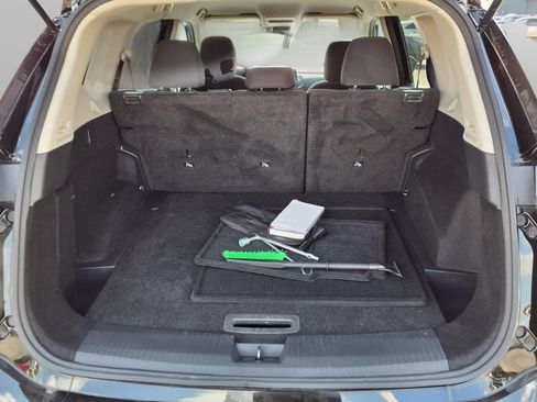 Used 2024 Nissan Rogue S FWD image 27