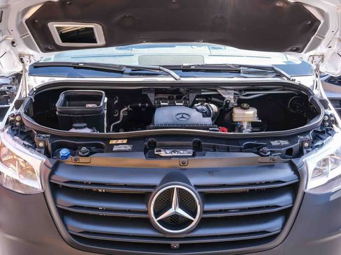 Used 2024 Mercedes-Benz Sprinter 2500 image 37