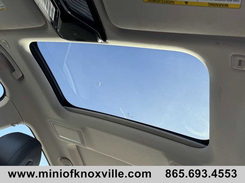 Used 2019 BMW 740i w/ Cold Weather Package image 28