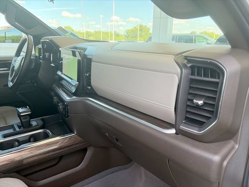 Certified 2025 Chevrolet Silverado 1500 LT AWD/4WD image 30