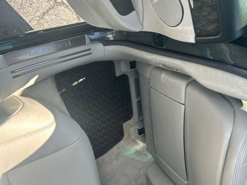 Used 2011 Lexus LS 460 w/ Comfort Pkg RWD image 12