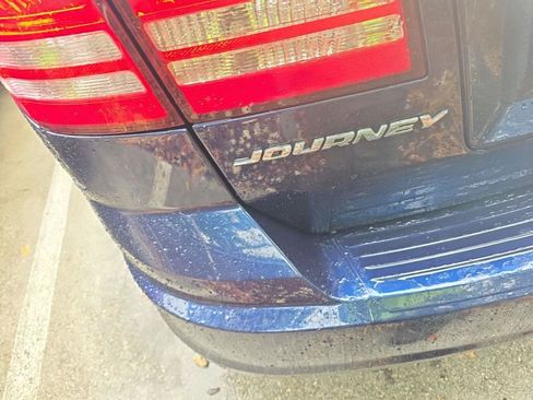 Used 2017 Dodge Journey SE FWD image 31