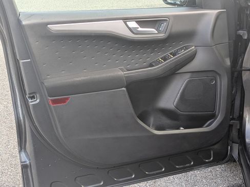 Used 2020 Ford Escape SE FWD image 11