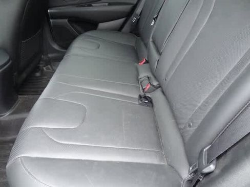 Used 2023 Hyundai Elantra Limited image 19