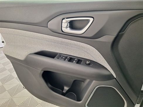 New 2026 Jeep Compass Latitude image 24