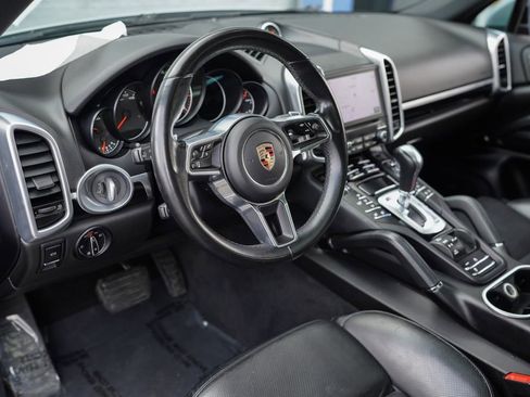 Used 2017 Porsche Cayenne Platinum Edition image 20