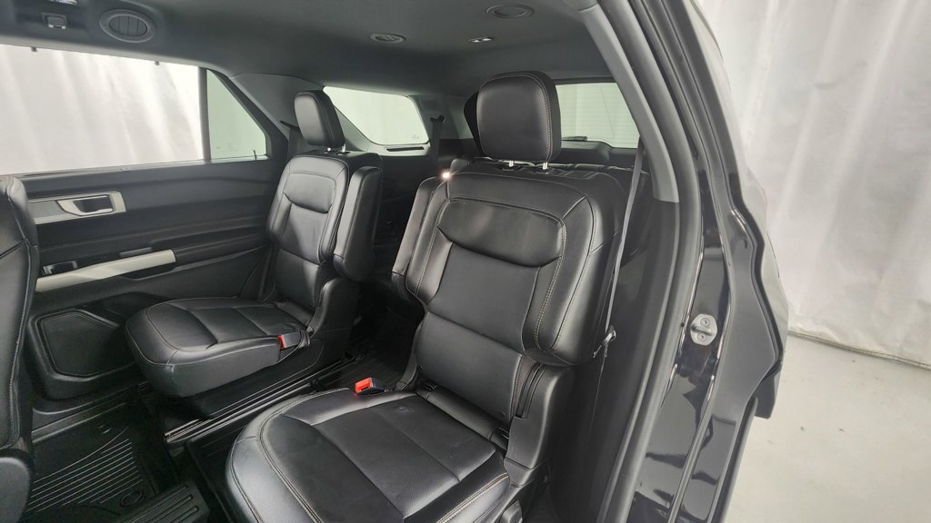 Used 2022 Ford Explorer Limited w/ Equipment Group 301A AWD/4WD image 12