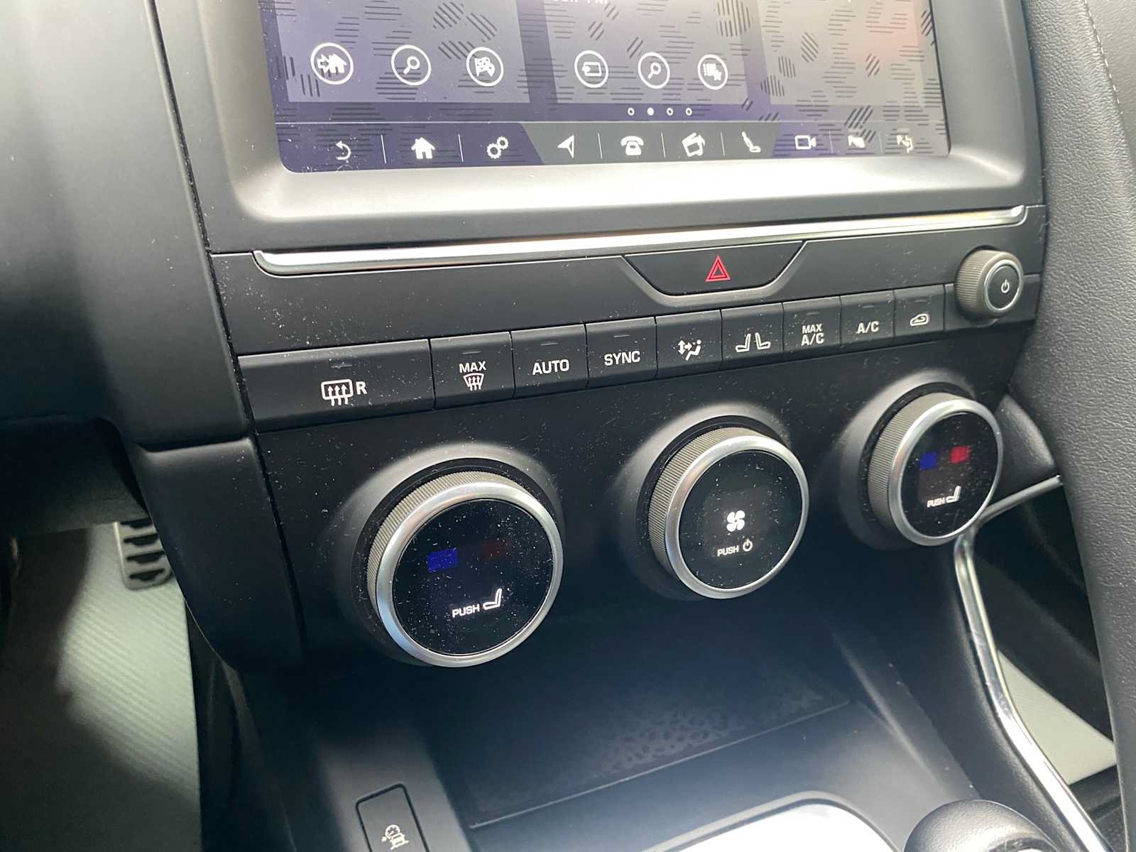Used 2018 Jaguar E-PACE R-Dynamic SE AWD/4WD image 23