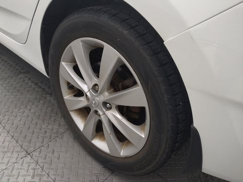 Used 2014 Hyundai Accent SE image 31